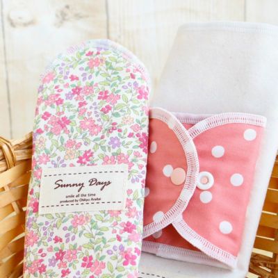 【新品未開封】Sunny Days 布ナプキン10枚セット 累計販売数55万枚超え。タブーと真剣に向き合った生理用布